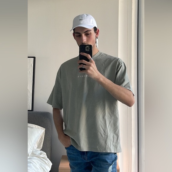 Oak and Fort tee “sundays” - Picture 3 of 3